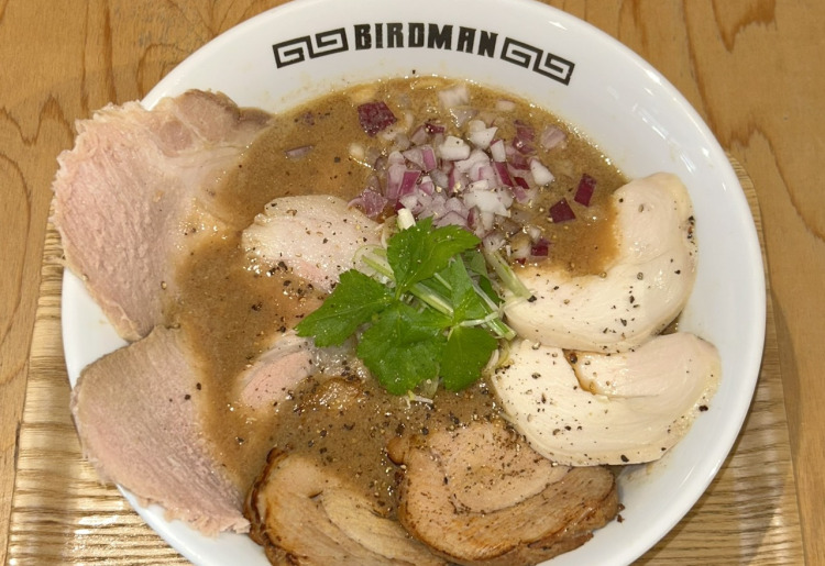 ▼チャーシューシャモ煮込みそば